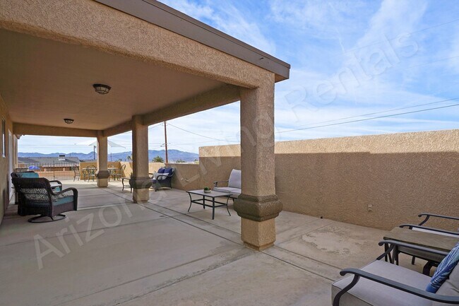 Building Photo - FURNISHED AVAILABLE THROUGH SEPTEMBER 2026