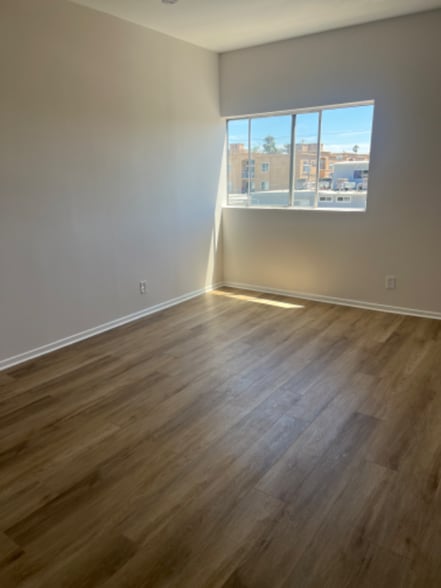 Building Photo - 3568 Vinton Ave