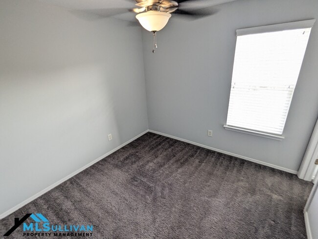 Building Photo - 4807 Mistletoe Ln