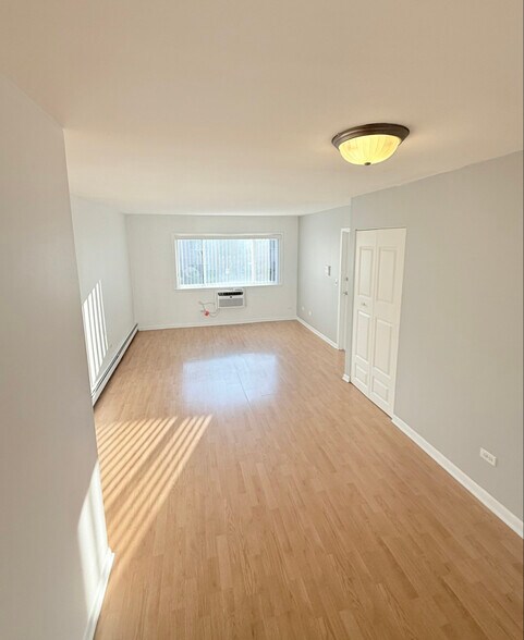 Building Photo - 1309 S Sir Galahad Ln