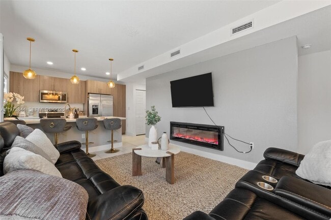 Building Photo - 206 NW 11th Ct