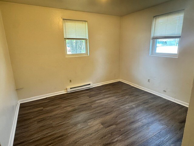 Building Photo - 2016 Pond Ln
