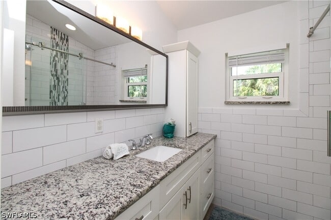 Building Photo - 721 Logan Blvd S