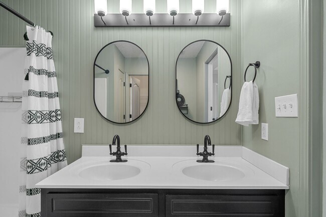 Building Photo - 3793 McAllister Dr