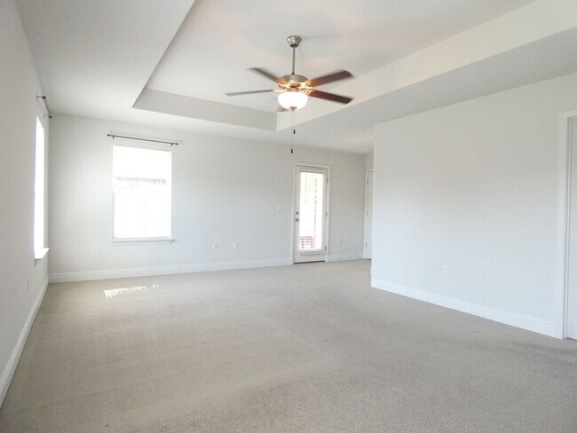 Building Photo - Spacious Home - Ashley Place