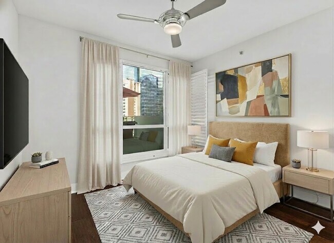 Building Photo - 1240 India St