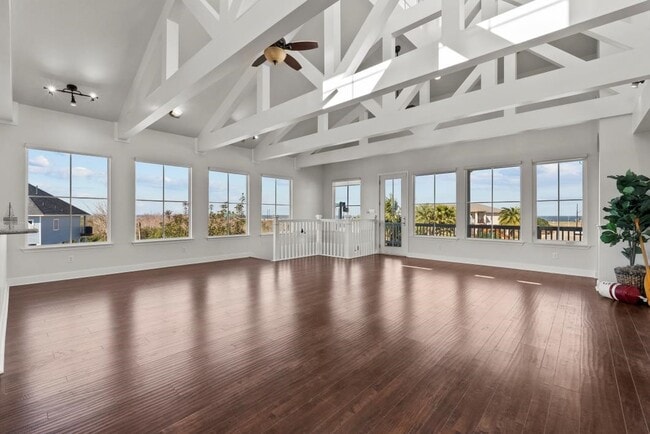 Building Photo - 2727 E Bayshore Dr