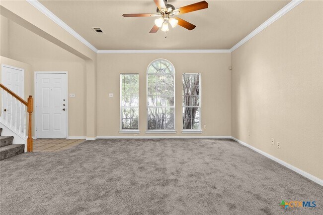 Building Photo - 118 Lone Shadow Dr