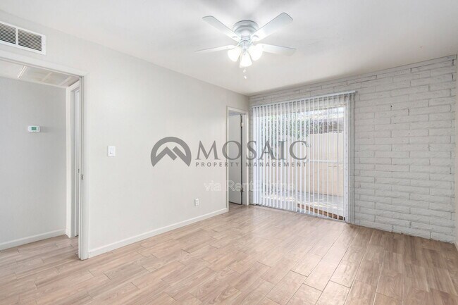 Building Photo - 1204 S McClintock Dr