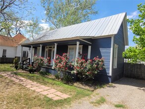 Building Photo - 403 Fawcett St