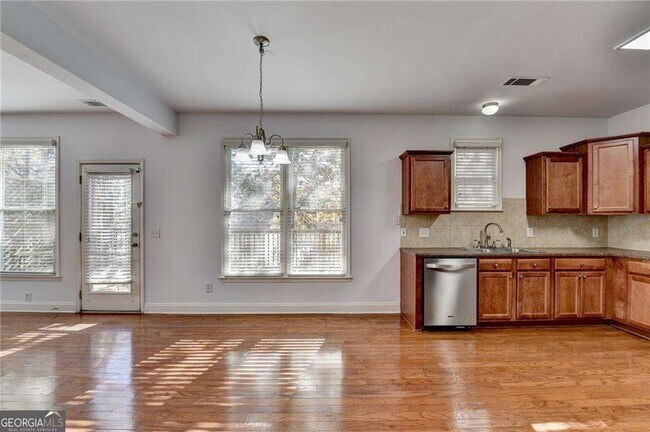 Building Photo - 2104 Nelms Pointe Landing