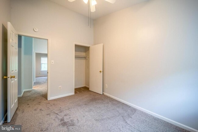 Building Photo - 8501 Blue Bird Woods Ct