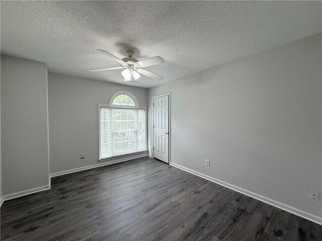 Building Photo - 175 Sessingham Ln