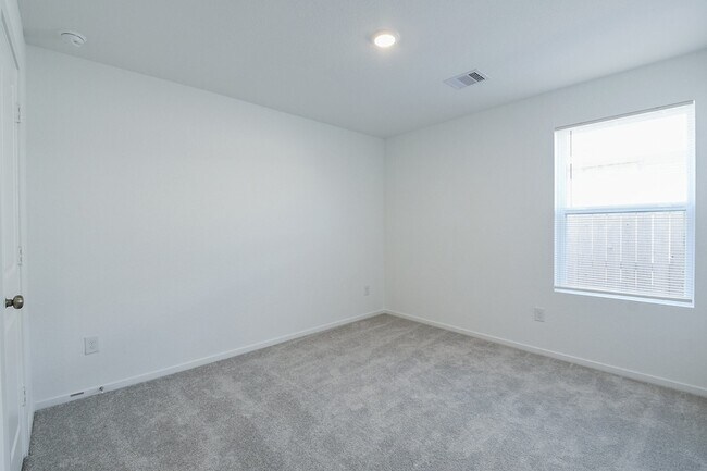 Building Photo - 6847 Flowering Ginger Ln