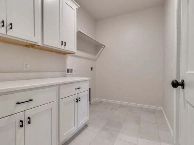 Building Photo - Model Home in East Edmond + 3 bedrooms + B...