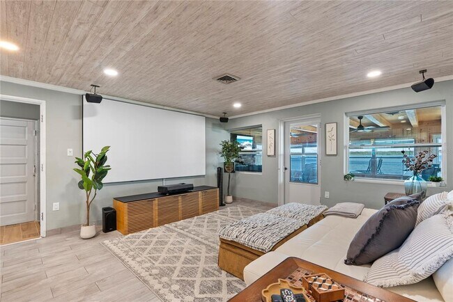 Building Photo - 830 CR 457
