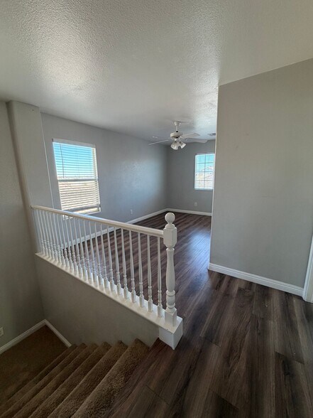 Building Photo - 9521 Grand Fir Ct