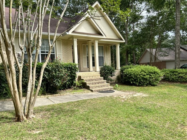 Building Photo - 2415 Stonewood Dr