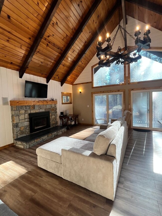 Building Photo - Donner Lake Ski Lease 26/27  — Fully Remodeled Home