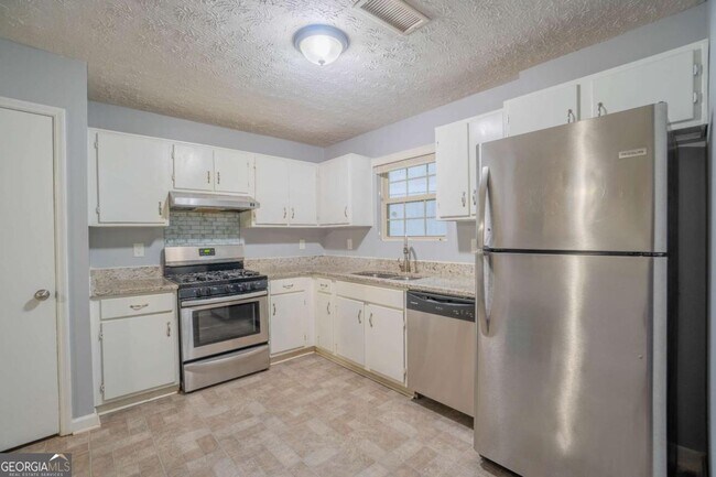 Building Photo - 888 Shiloh Ridge Run NW