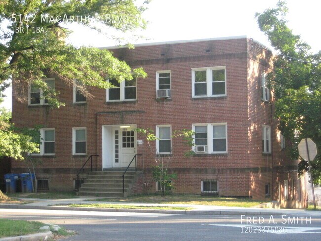 Primary Photo - 5142 MacArthur Blvd