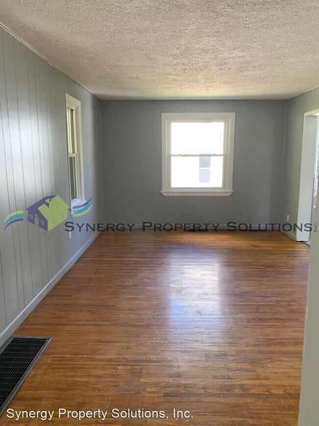 Building Photo - 3 br, 2 bath House - 896 Lincoln Terrace D...