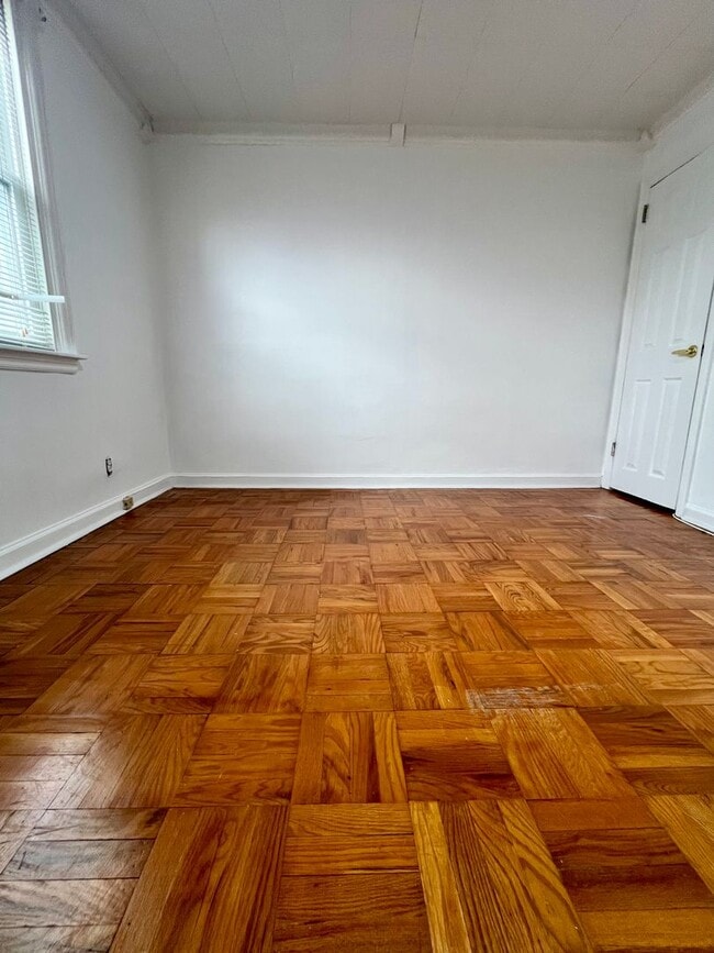 Building Photo - Stunning 3-Bedroom Townhome in Wissinoming! Available NOW!
