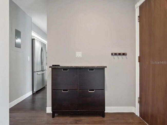 Building Photo - 2340 Sun Valley Cir