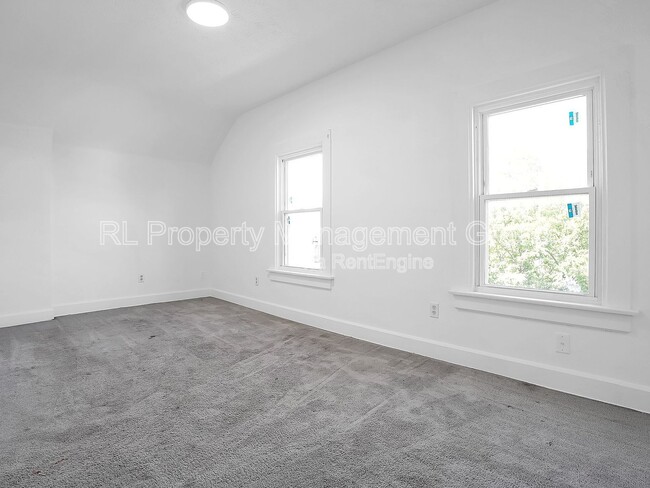 Building Photo - 914 Lockbourne Rd