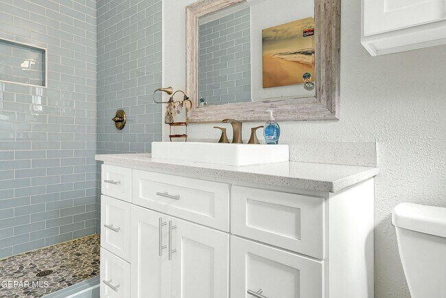 Building Photo - 1513 Fir St