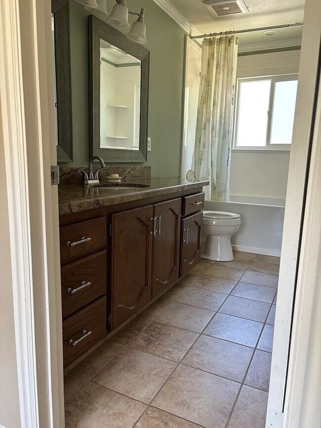 Building Photo - 595 Mountainville Cir