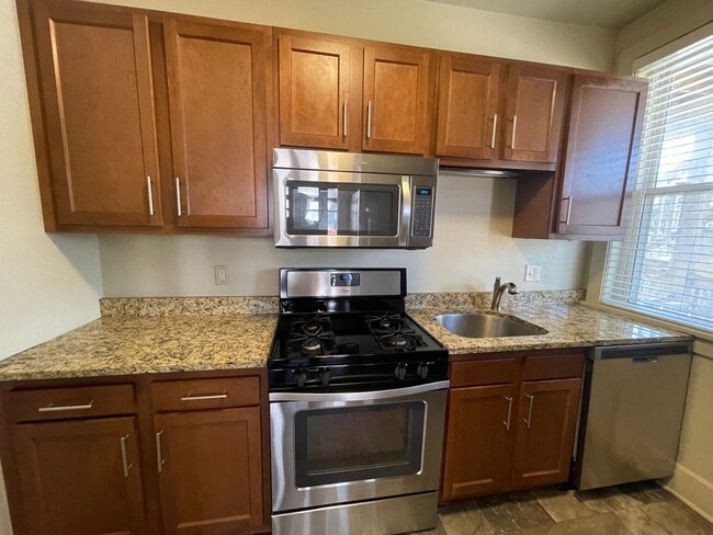 Building Photo - 715 S Phillips Ave