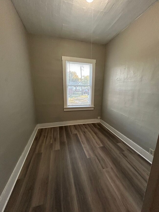 Building Photo - 316 E Park St