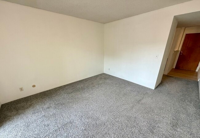 Building Photo - 1606 Cottonwood Dr