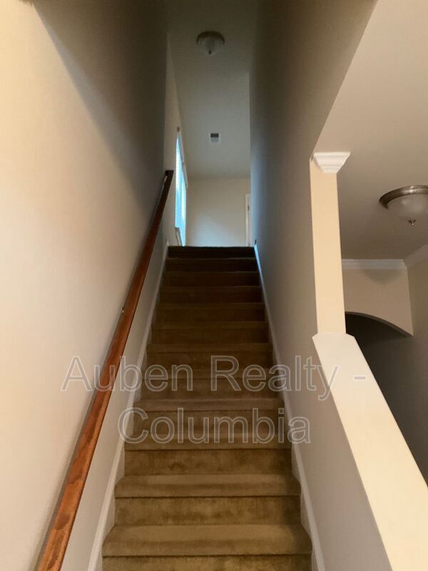 Building Photo - 204 Ashmore Ln