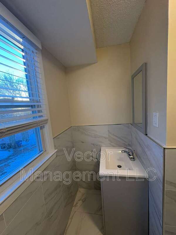 Building Photo - 1400 Ella T Grasso Blvd