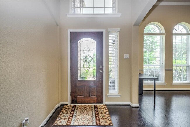 Building Photo - 26335 Cedar Pine Dr