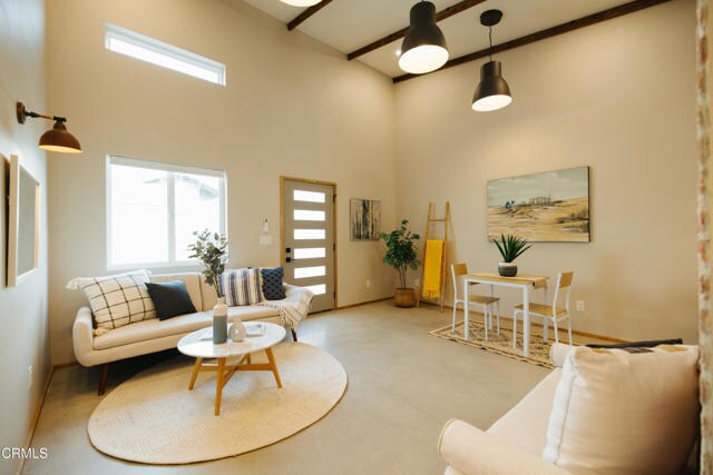 Primary Photo - 187 W Park Row Ave