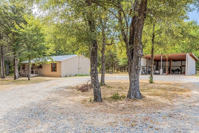 Building Photo - 2531 Recreational Road 3
