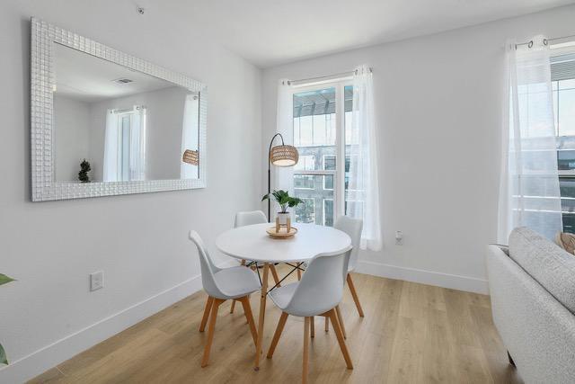 Building Photo - 1701 Simond Ave