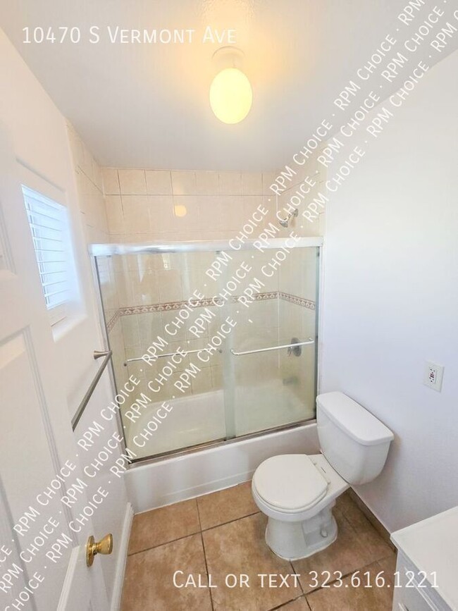 Building Photo - 10470 S Vermont Ave