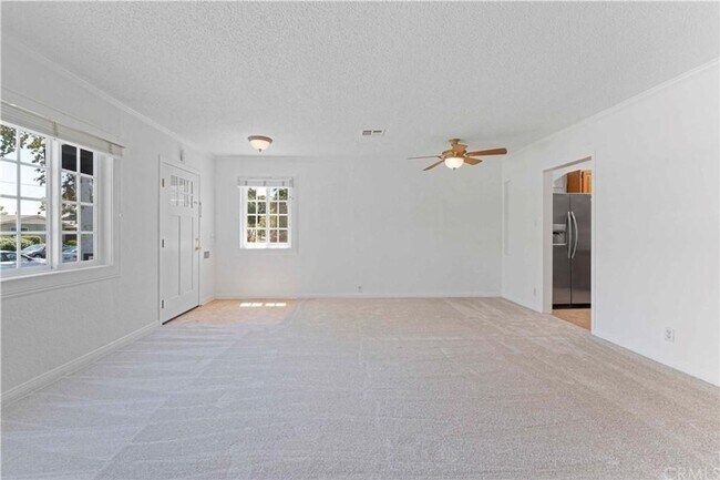 Building Photo - Classic Burbank Home