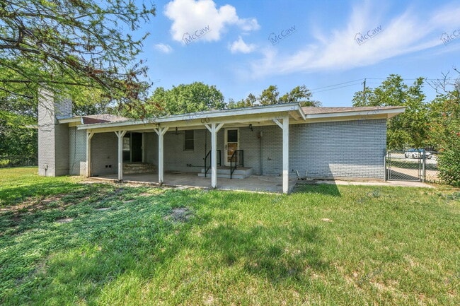 Building Photo - 223 Annetta Rd