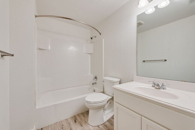 Building Photo - Spacious 5-Bedroom Home with Game Room & Amazing Backyard in Paloma Creek