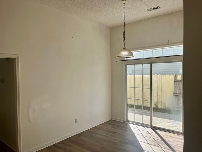 Building Photo - Pet Friendly 3 Bedroom, 2 Bath Duplex in College Park Available Soon!