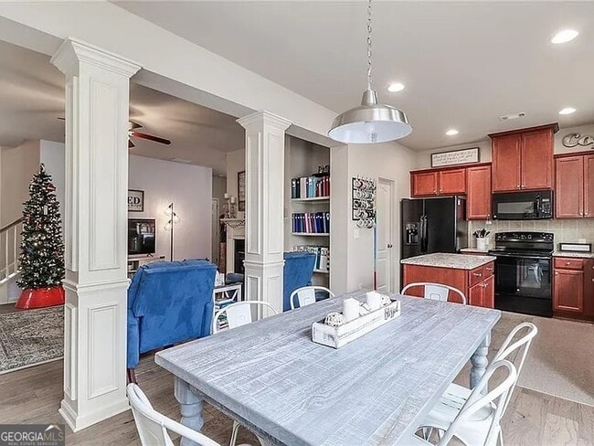 Building Photo - 2344 Attewood Dr