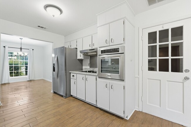 Building Photo - Ranch Home in Wilmington Park For Lease