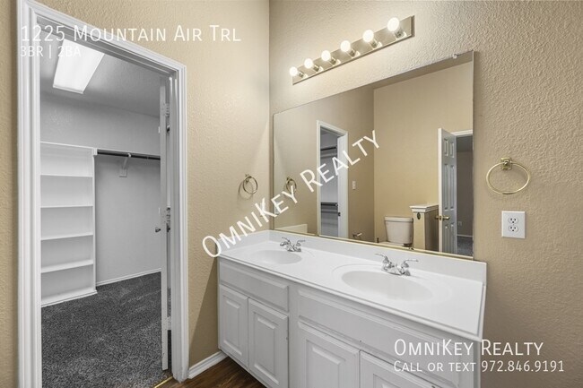 Building Photo - 1225 Mountain Air Trail