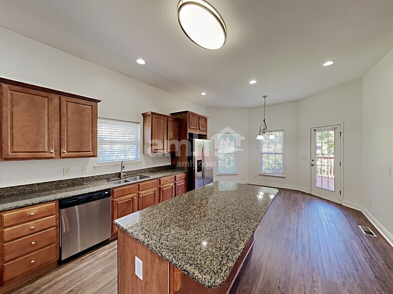 Building Photo - 6713 Autumn Oaks Dr