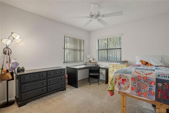 Building Photo - 720 E 6th St